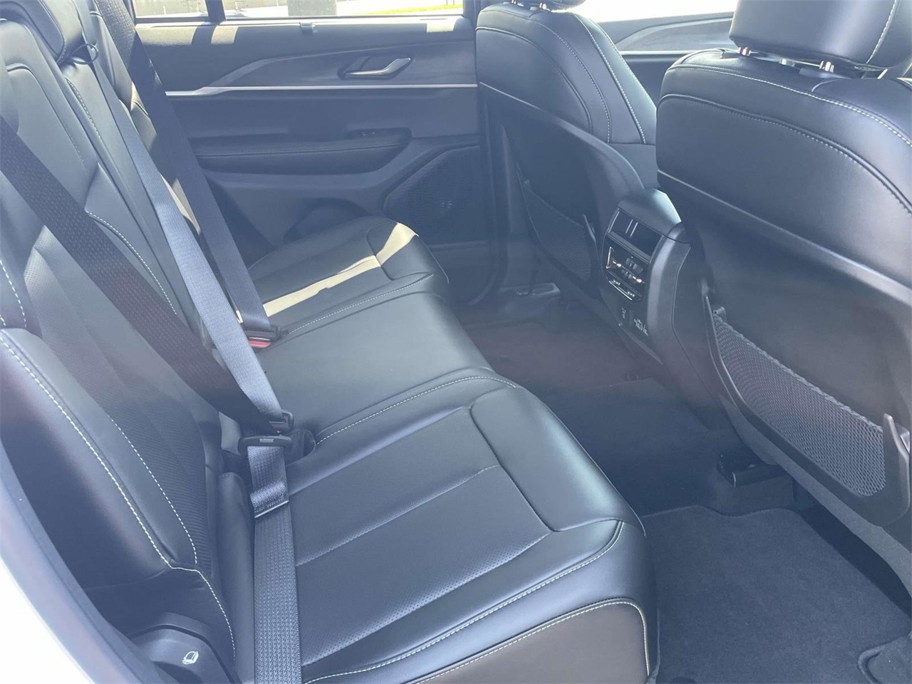 2025 Jeep Grand Cherokee Limited photo 25