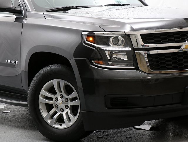 2018 Chevrolet Tahoe LS photo 3