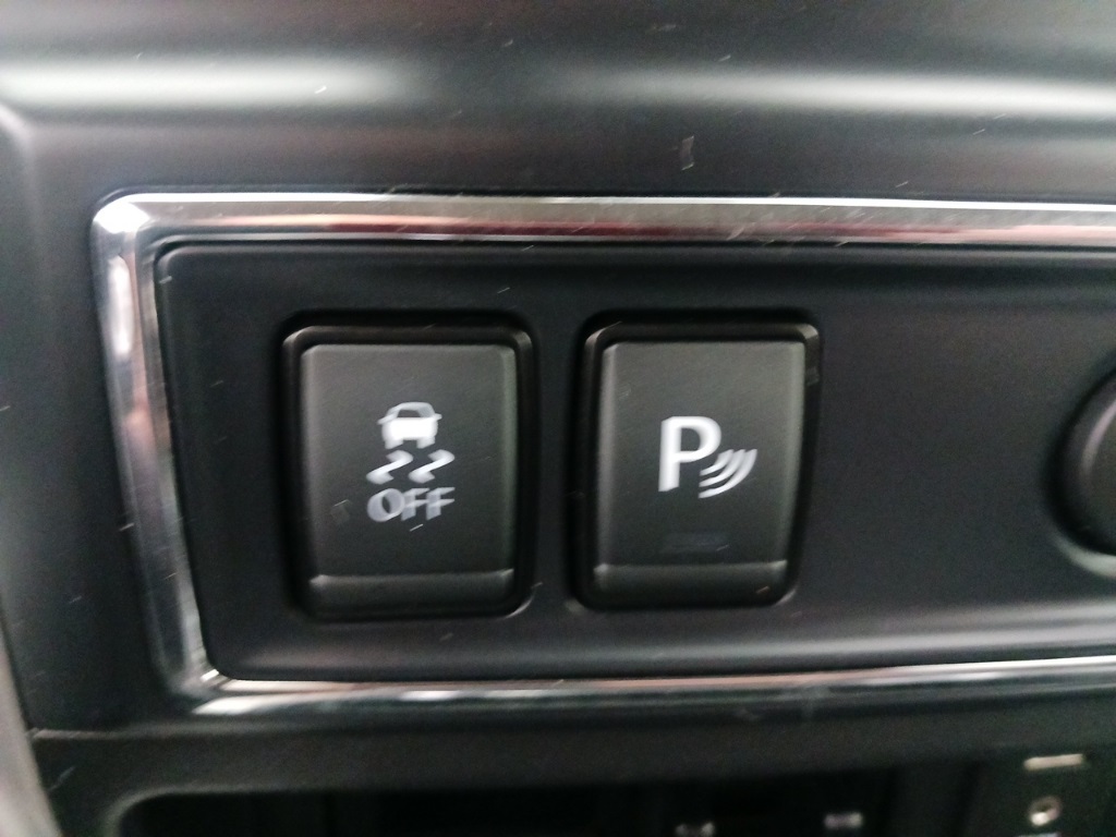 2018 Nissan Titan PRO-4X photo 26