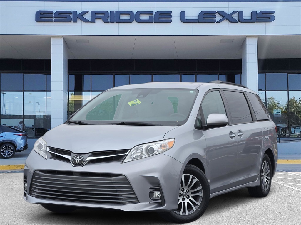 2018 Toyota Sienna XLE