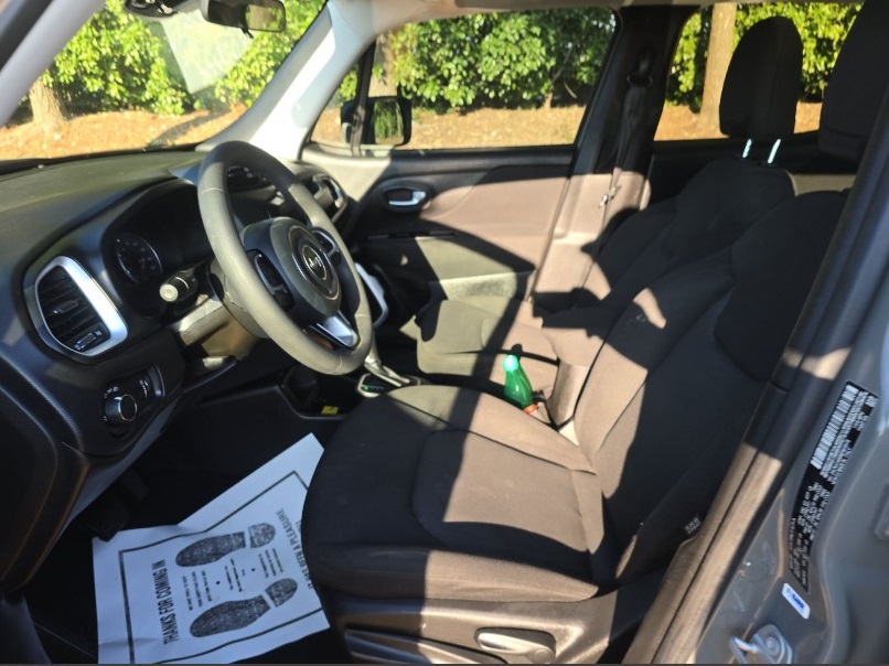 2021 Jeep Renegade Sport photo 21