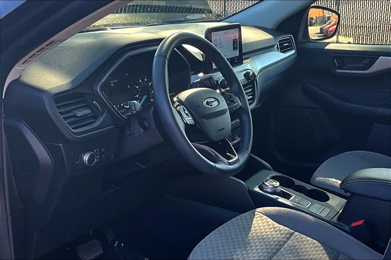 2022 Ford Escape SE photo 16