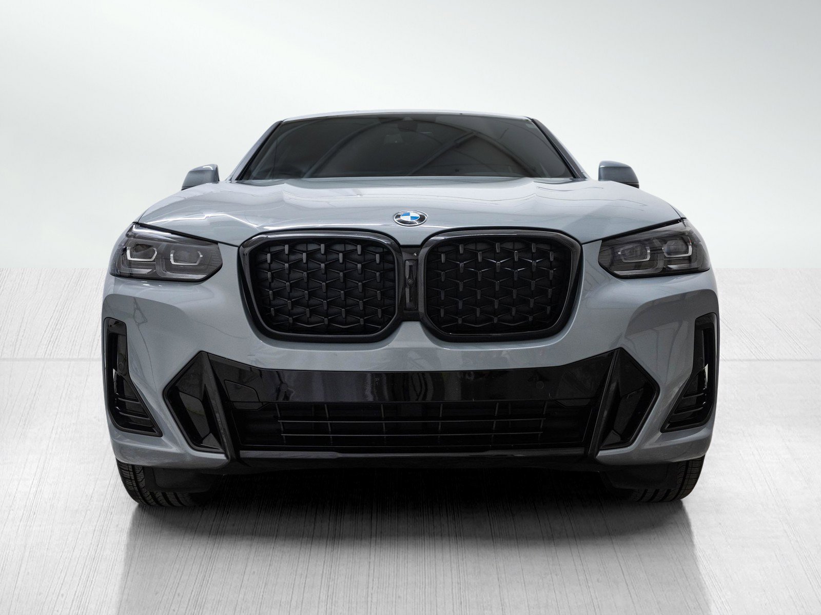 Used 2025 BMW X4 30i with VIN 5UX33DT0XS9X61672 for sale in Kansas City