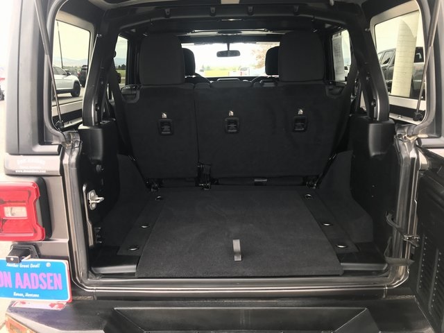 2018 Jeep Wrangler Unlimited Sahara photo 21