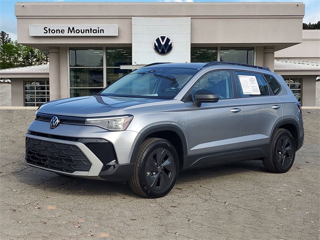 2025 Volkswagen Taos S's photo