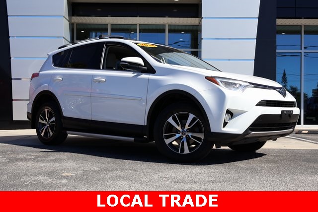 Used 2018 Toyota RAV4 XLE with VIN JTMWFREV4JD108990 for sale in Palm Harbor, FL