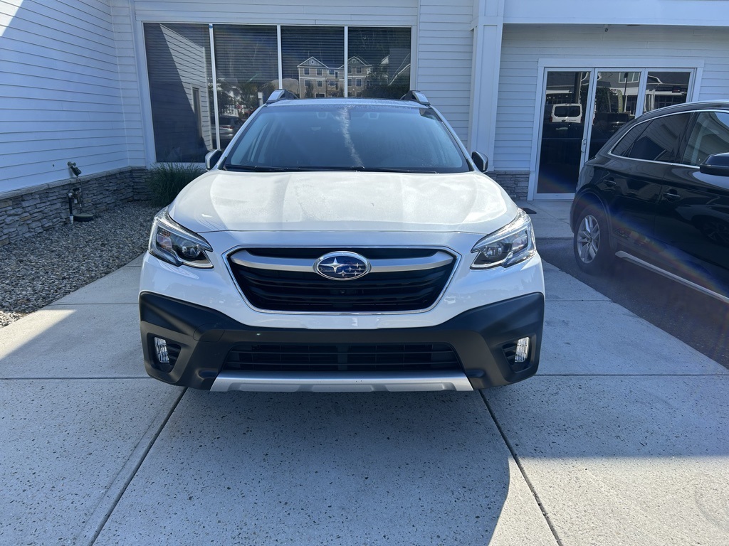 2020 Subaru Outback Touring photo 2
