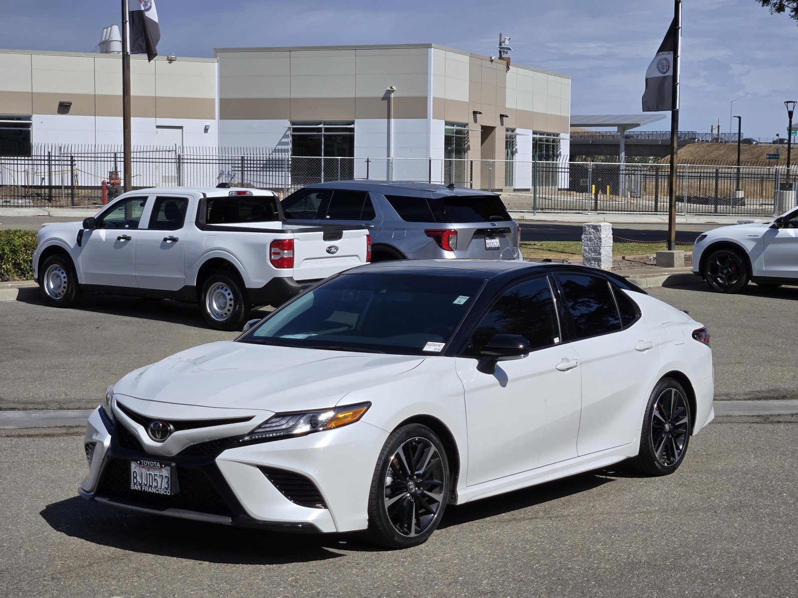 2019 Toyota Camry XSE photo 7