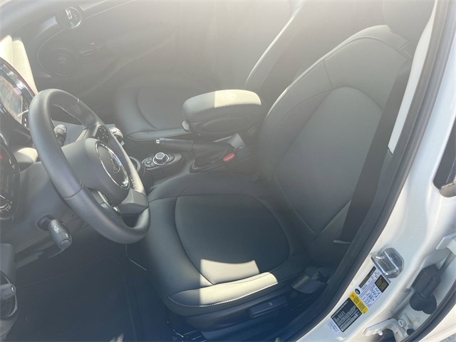 2022 Mini Cooper Oxford Edition photo 4