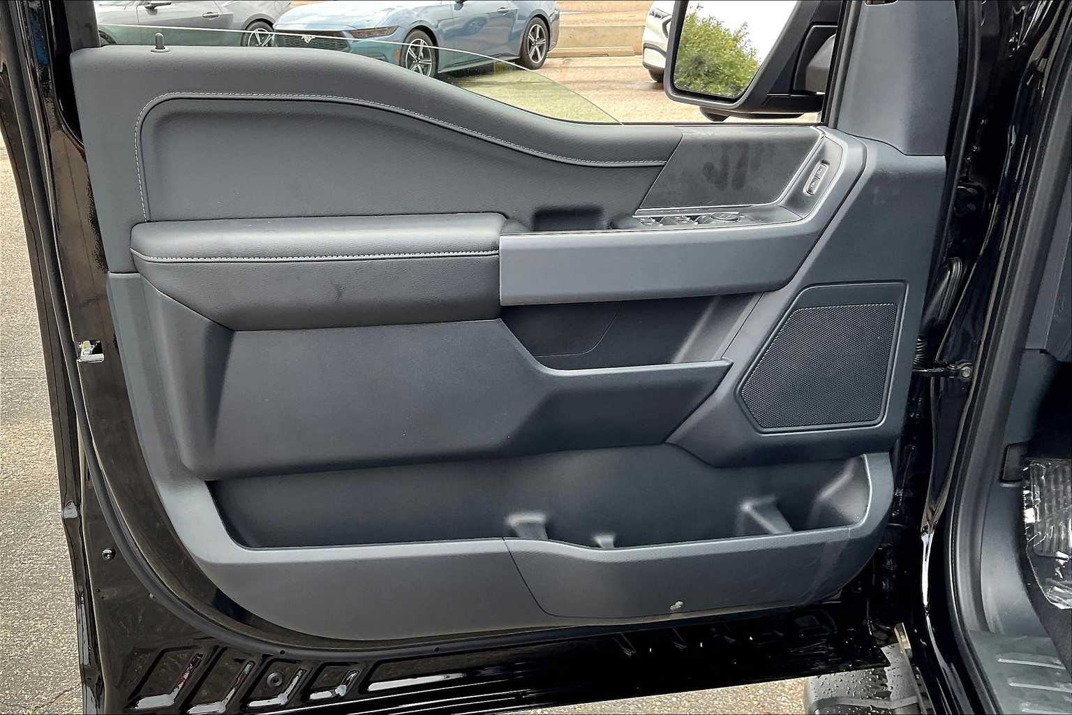 2025 Ford F-150 XLT photo 10