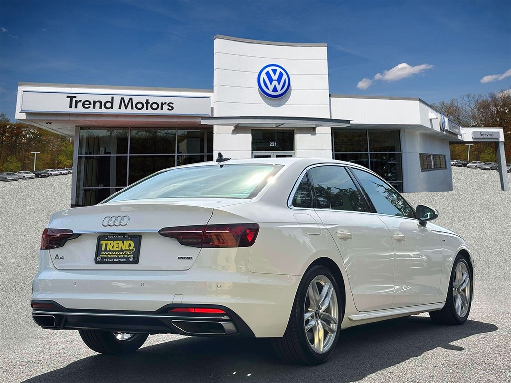 2023 Audi A4 45 S line Premium Plus Quattro photo 3