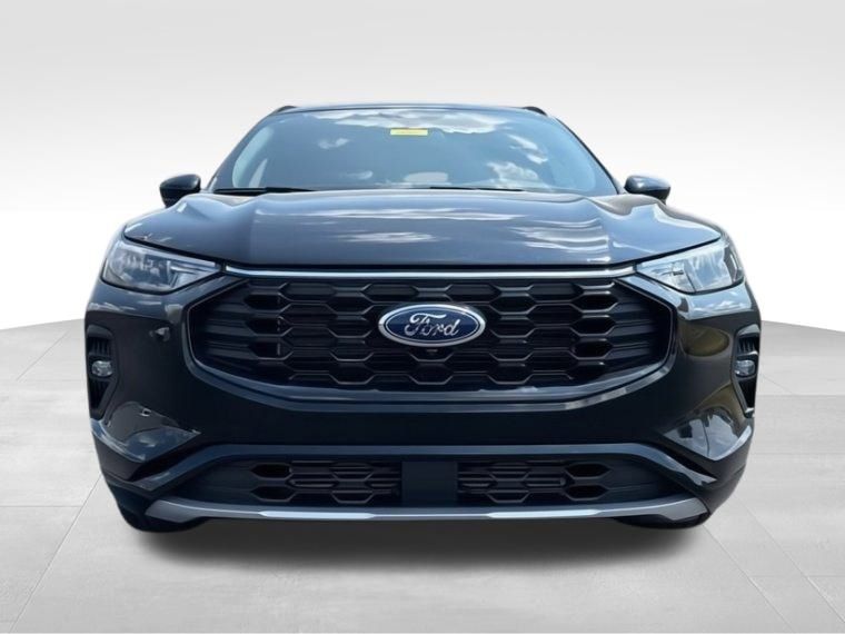 2024 Ford Escape ST-Line Select photo 2