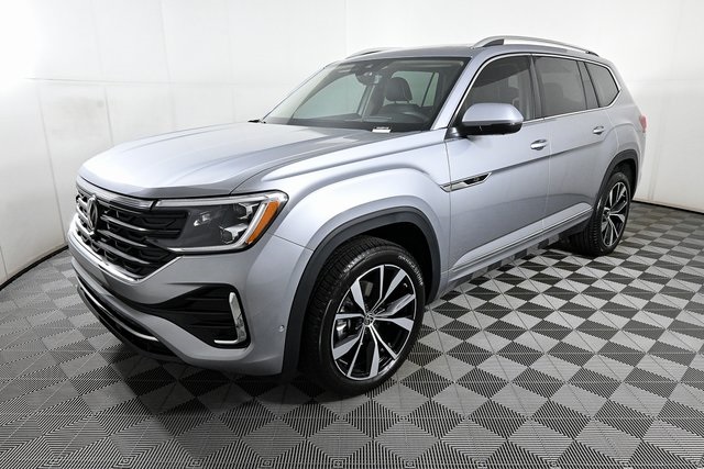 2025 Volkswagen Atlas SEL Premium R-Line photo 2