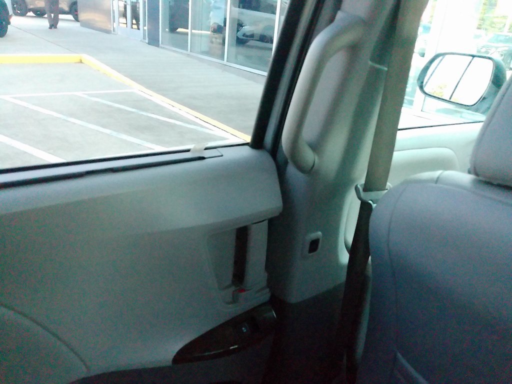 2018 Toyota Sienna XLE photo 29