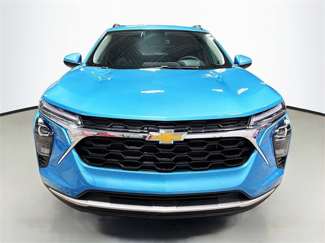 2026 Chevrolet Trax LT photo 2