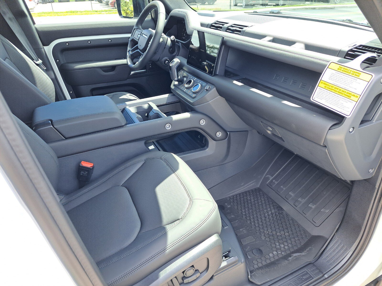 2025 Land Rover Defender 110 S photo 2