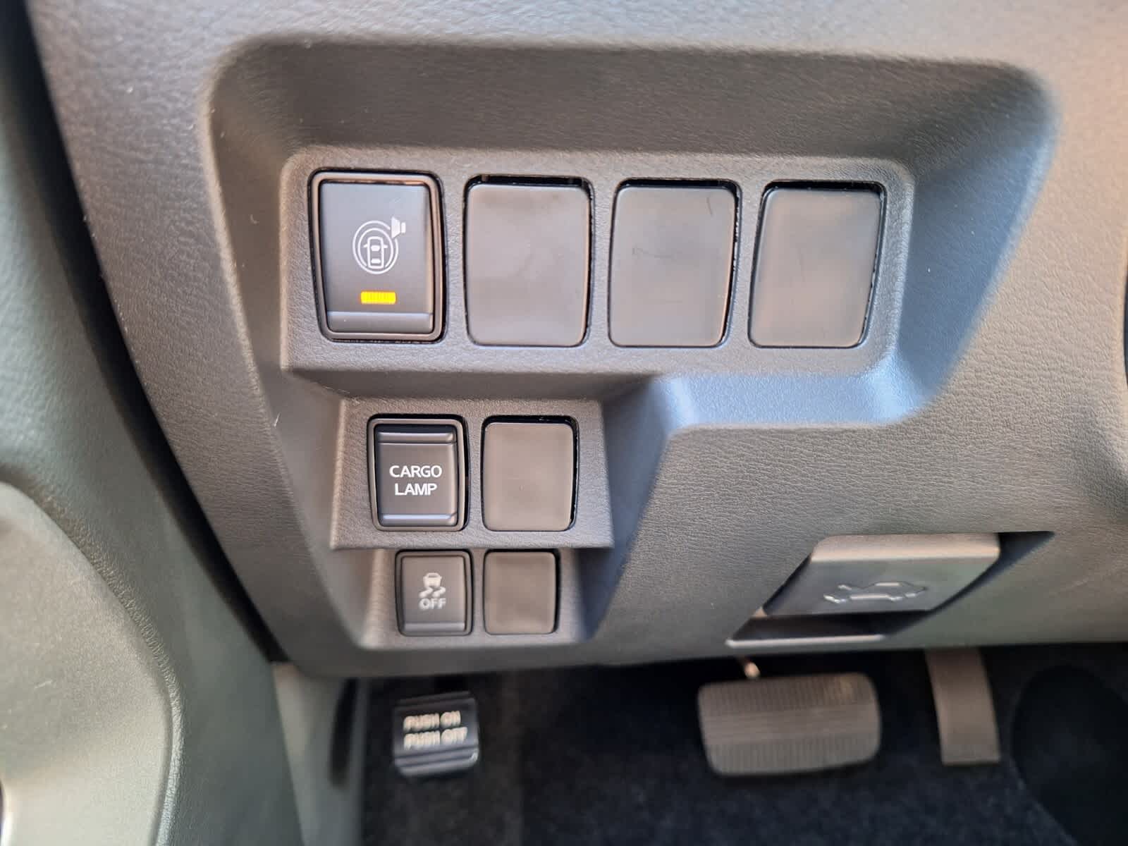 2025 Nissan Frontier Crew Cab SV photo 12