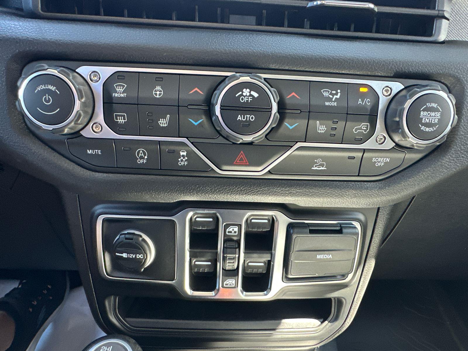 2025 Jeep Wrangler Sport S photo 18