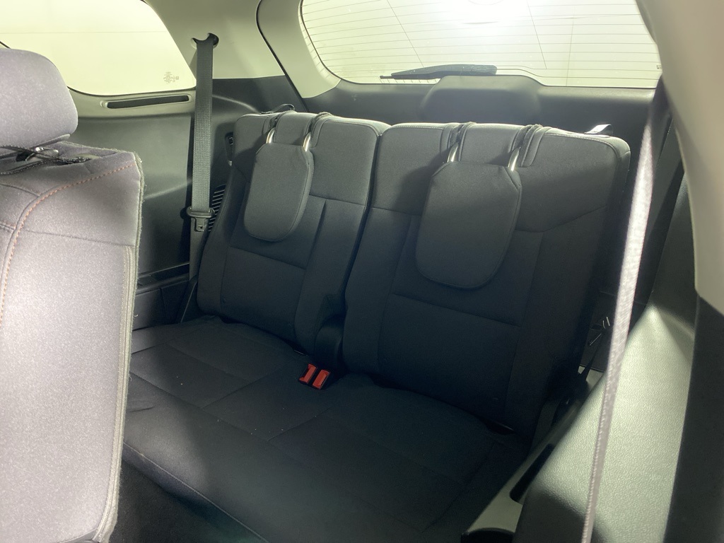 2025 Ford Explorer photo 3