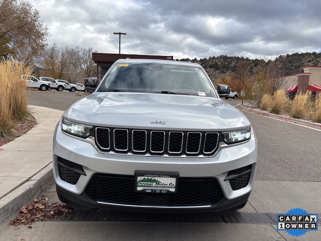 2023 Jeep Grand Cherokee Laredo Altitude photo 3