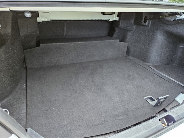 2023 Toyota Camry Hybrid LE photo 12
