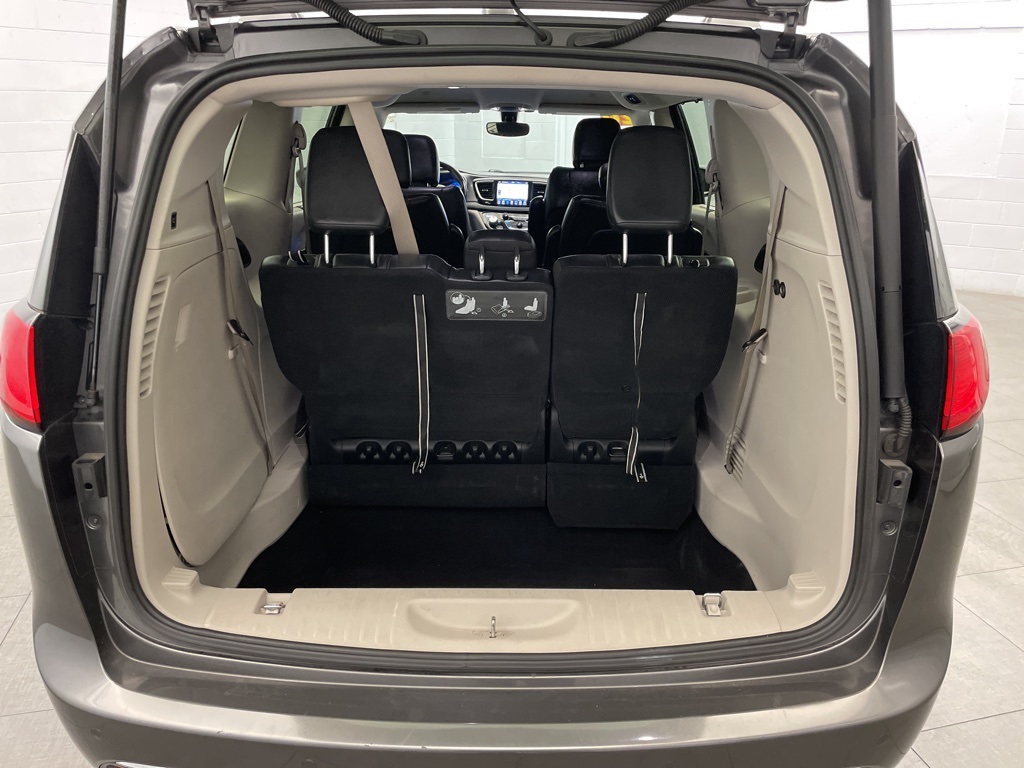 2020 Chrysler Pacifica Touring L photo 19