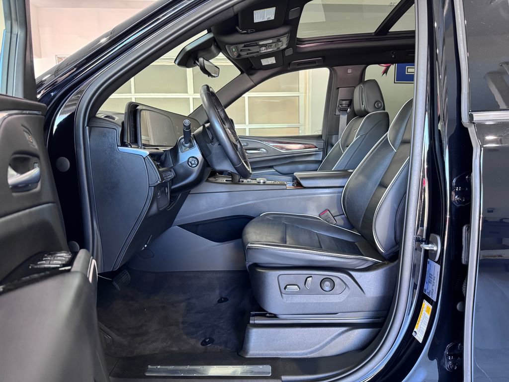2022 Cadillac Escalade Premium Luxury photo 12