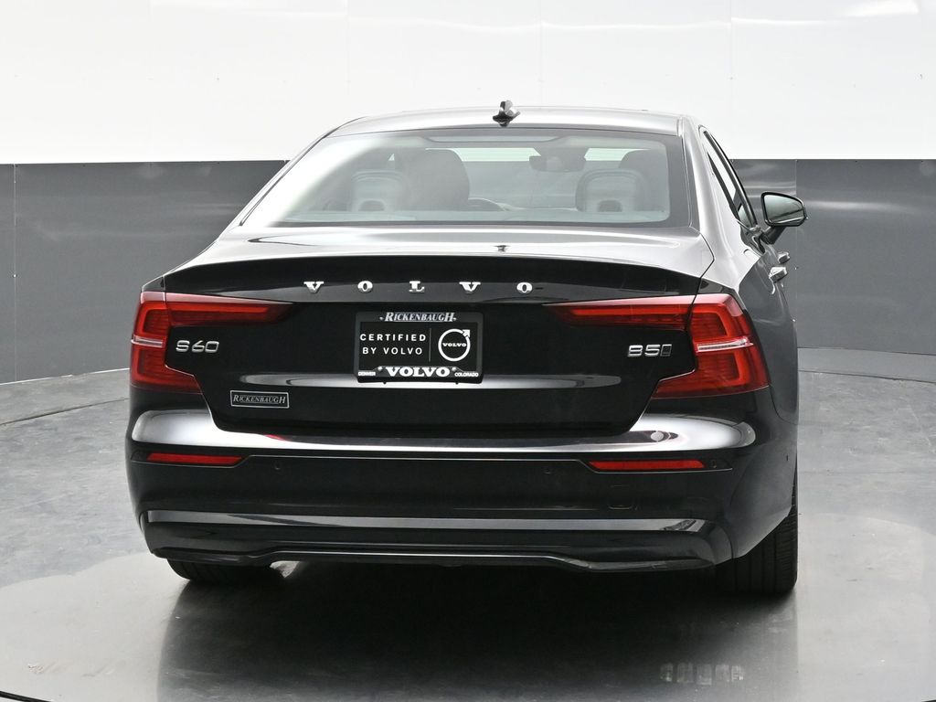 2024 Volvo S60 B5 Plus photo 5