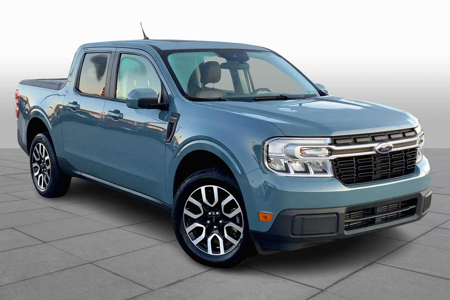 2022 Ford Maverick Lariat photo 2