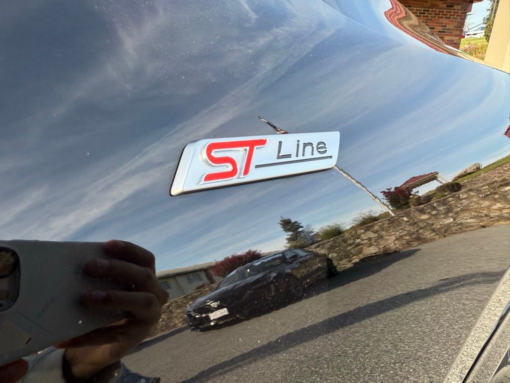 2023 Ford Escape ST-Line photo 9