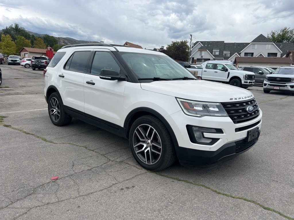 2017 Ford Explorer Sport photo 2