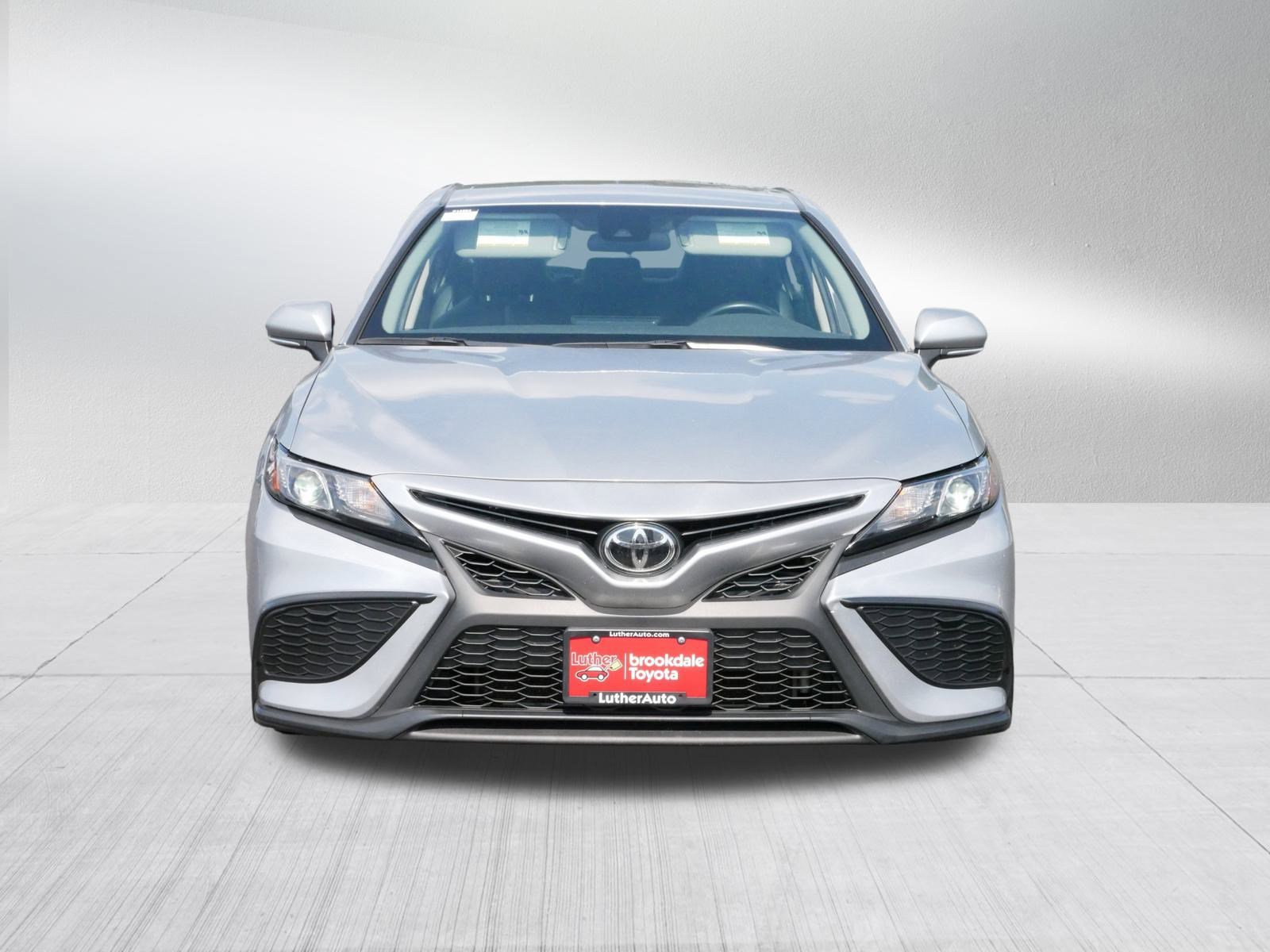 2023 Toyota Camry SE photo 2