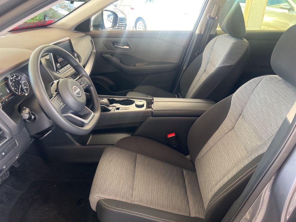 2023 Nissan Rogue SV photo 4