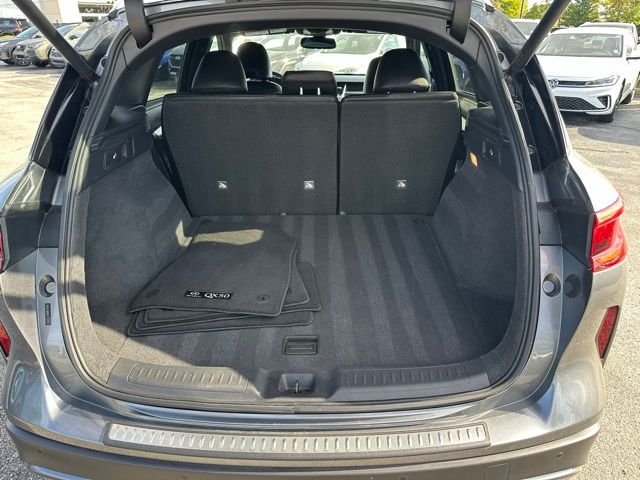 2020 Infiniti QX50 Essential photo 10
