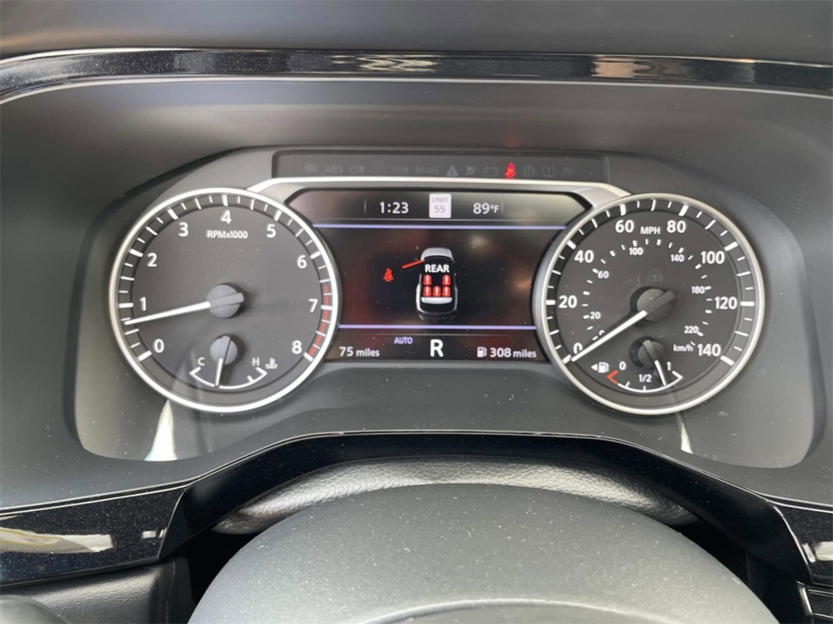 2025 Nissan Pathfinder SL photo 17