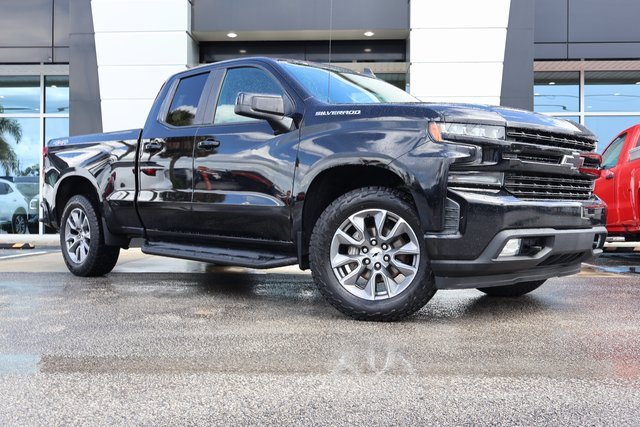 2020 Chevrolet Silverado 1500 RST photo 2
