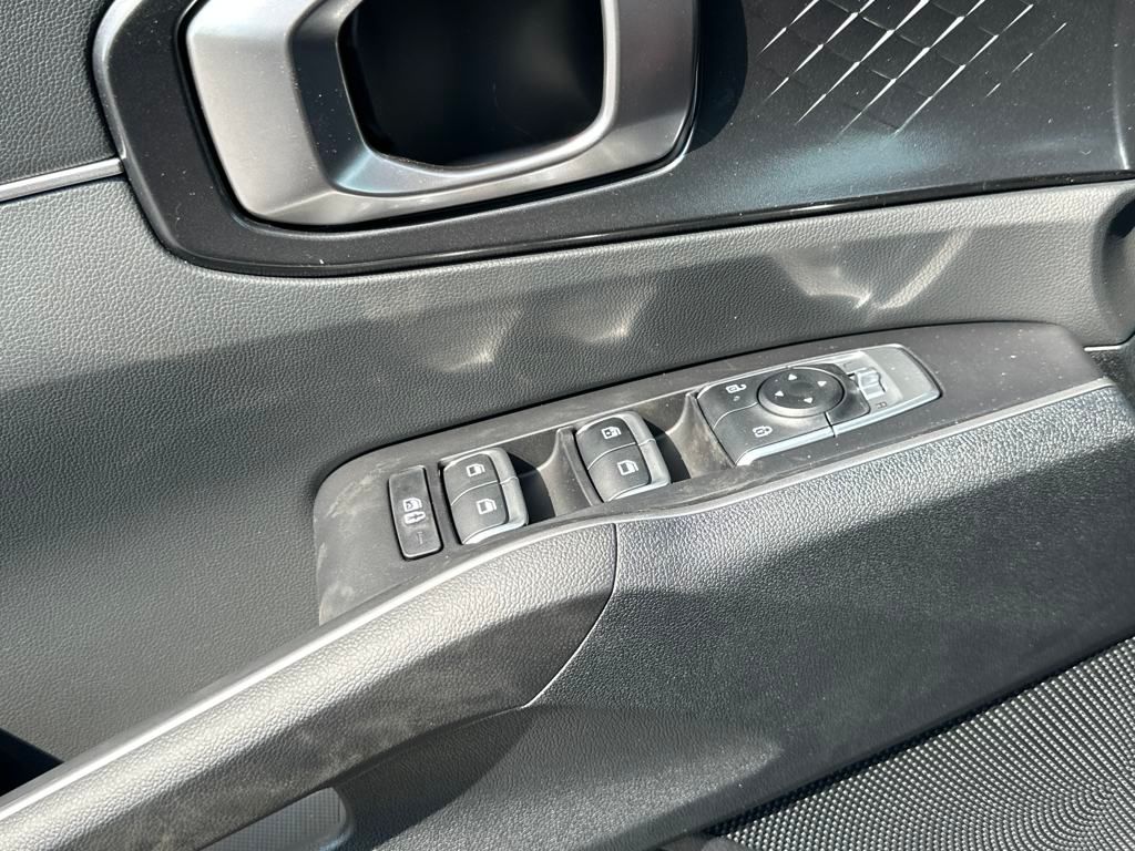 2025 Kia Sorento S photo 4