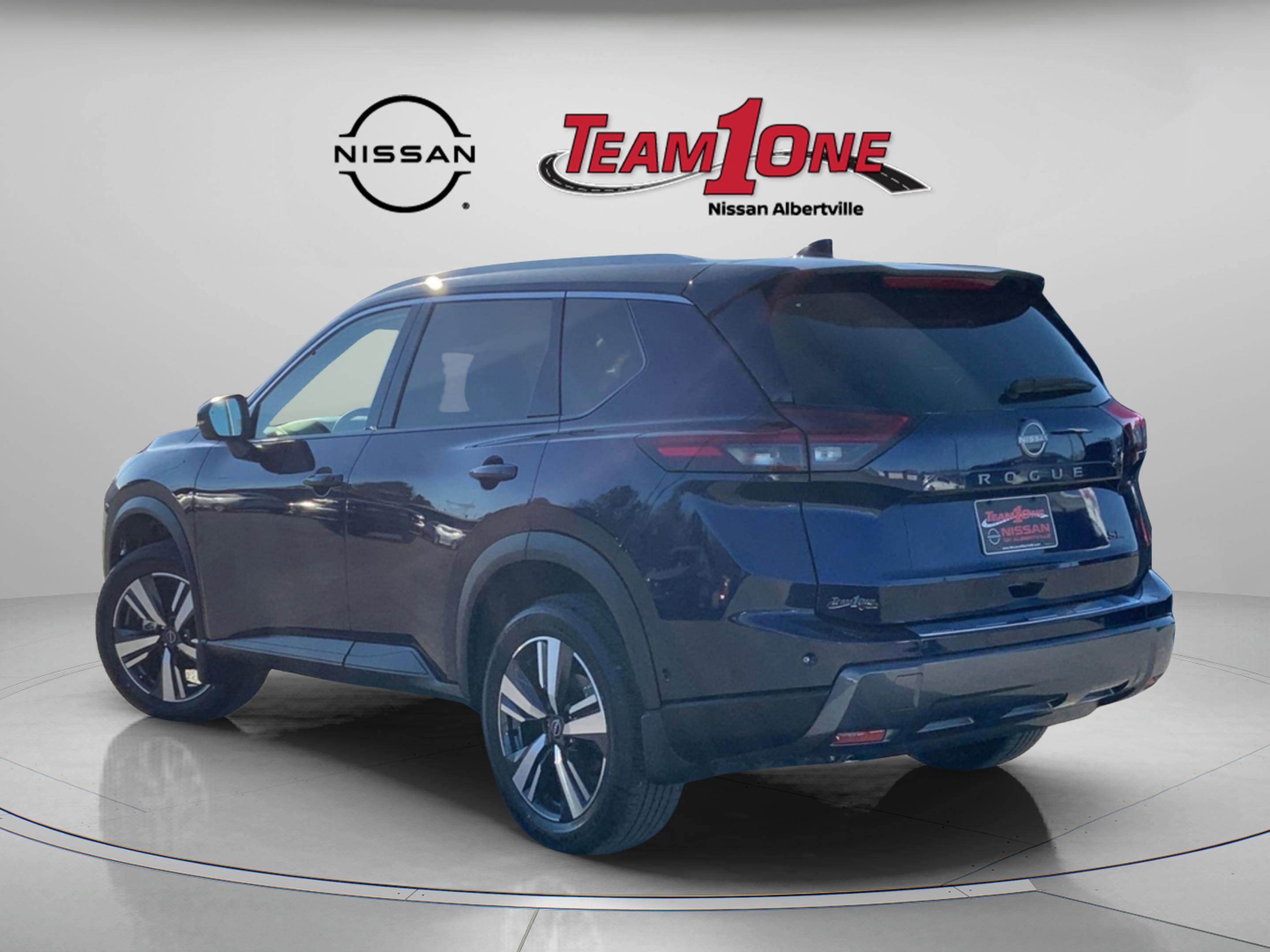 2025 Nissan Rogue SL photo 3
