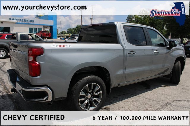 2025 Chevrolet Silverado 1500 LT photo 3