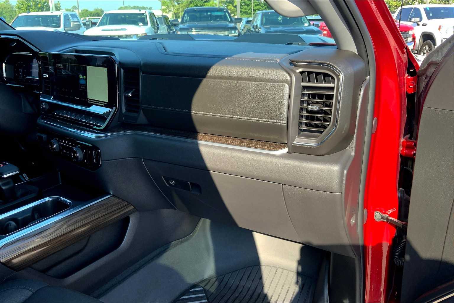 2024 Chevrolet Silverado 1500 LT Trail Boss photo 17