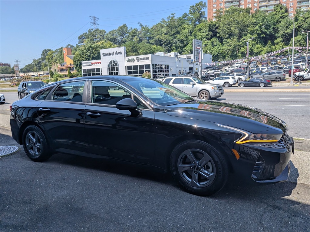 2024 Kia K5 LXS photo 2