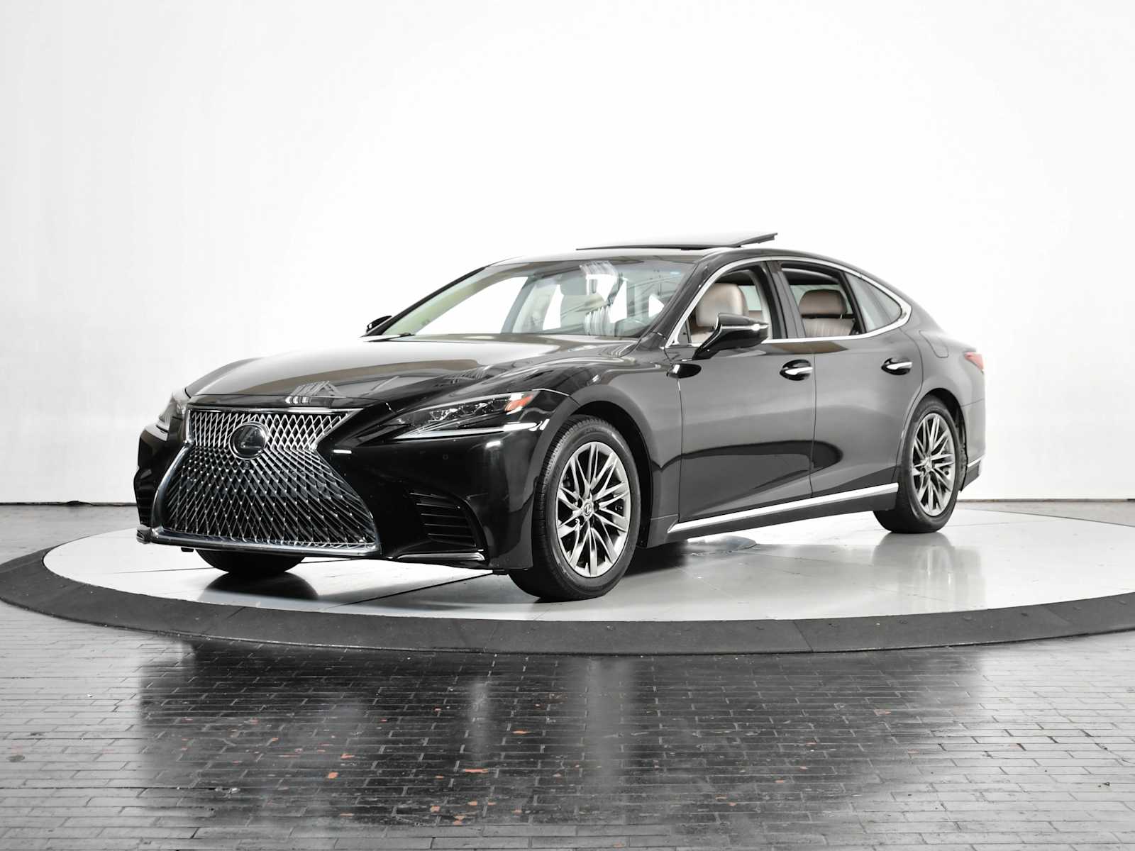 2018 Lexus LS Base's photo