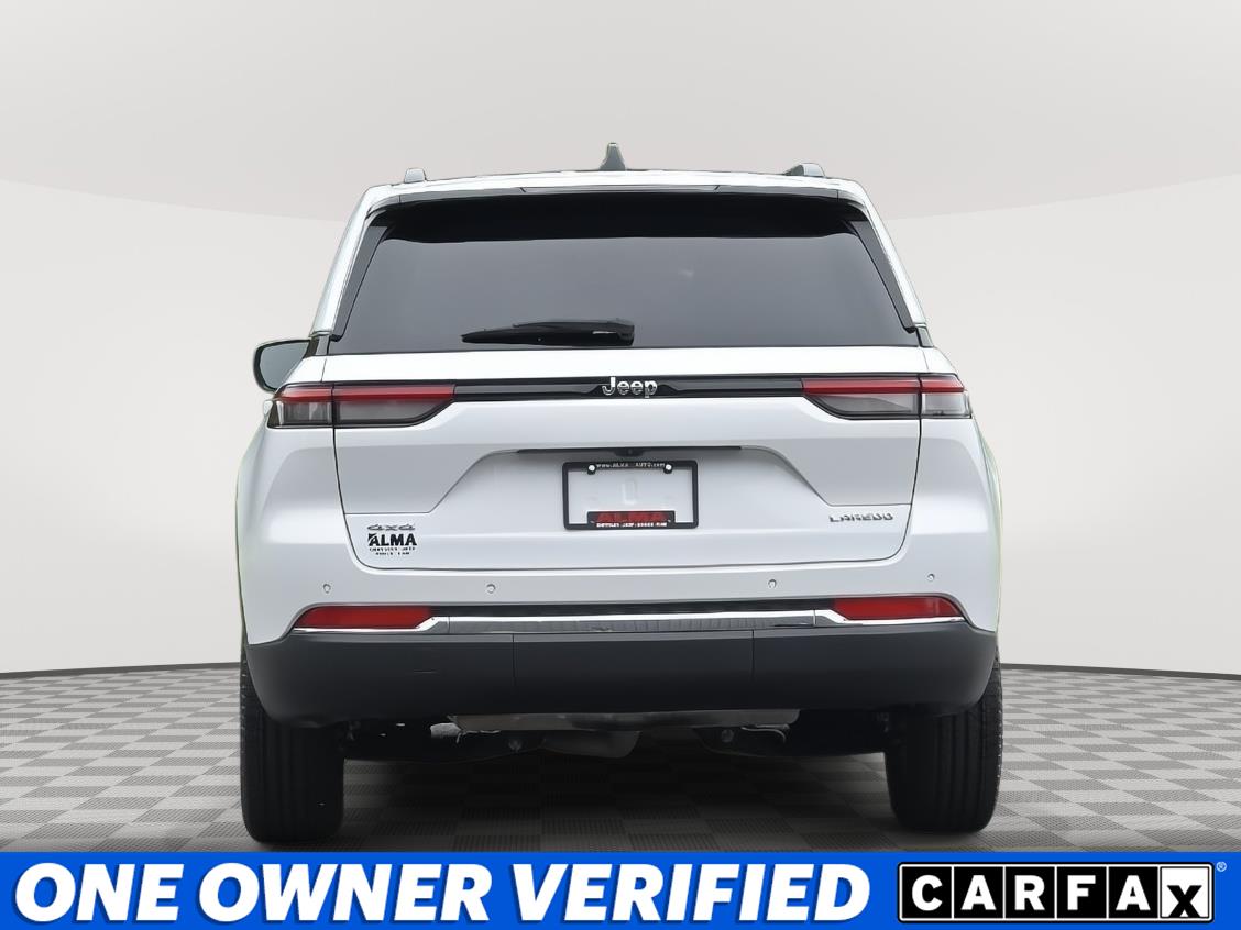 2022 Jeep Grand Cherokee Laredo photo 6