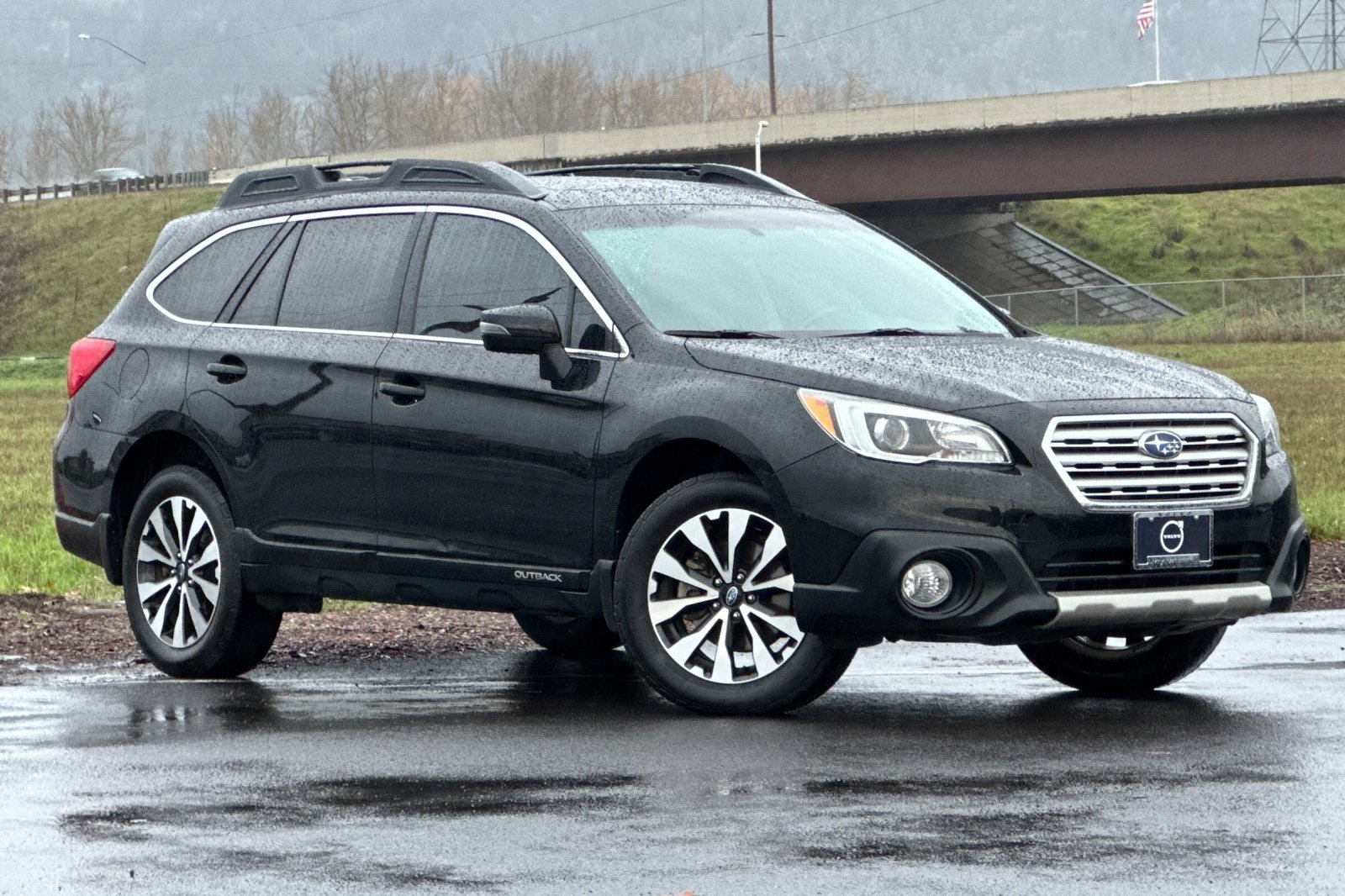 2016 Subaru Outback Limited's photo