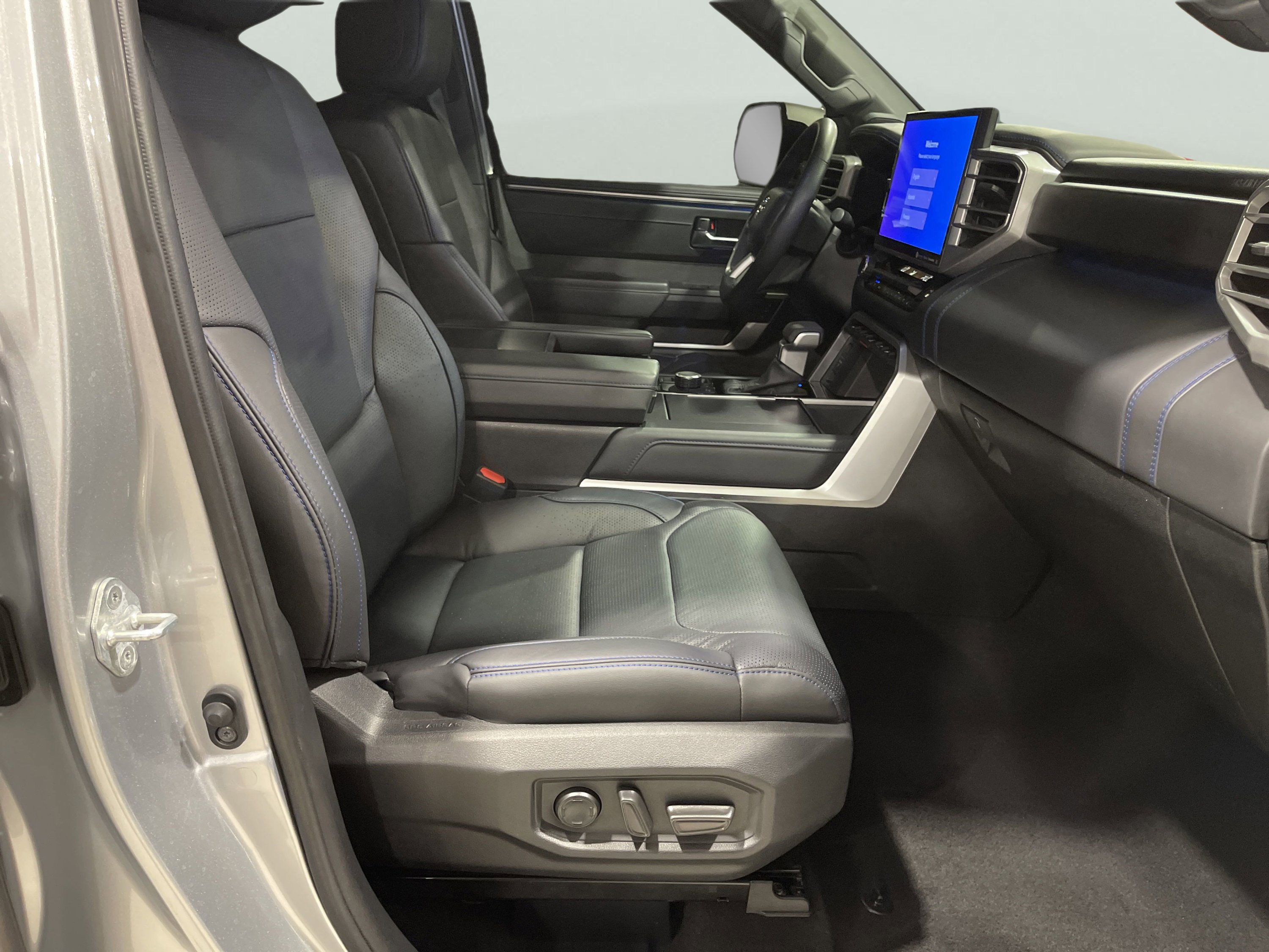 2023 Toyota Tundra Platinum photo 11