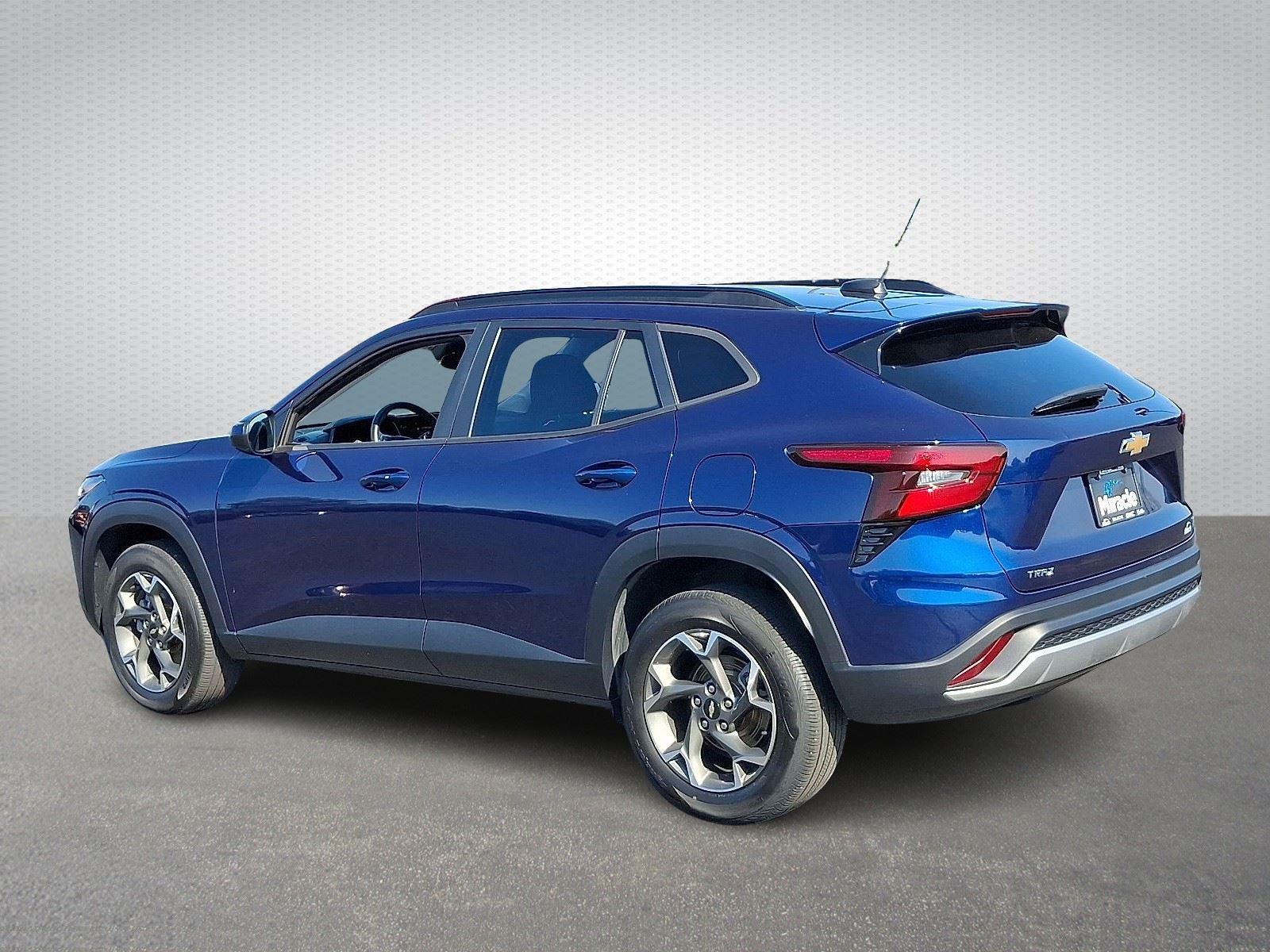 2024 Chevrolet Trax LT photo 3