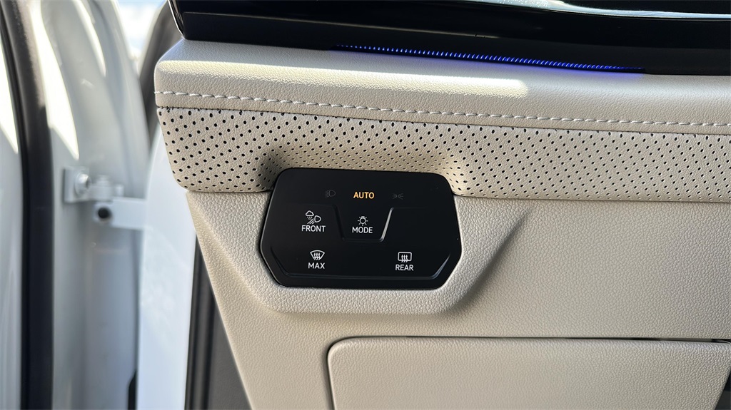 2024 Volkswagen Atlas SEL Premium R-Line photo 22