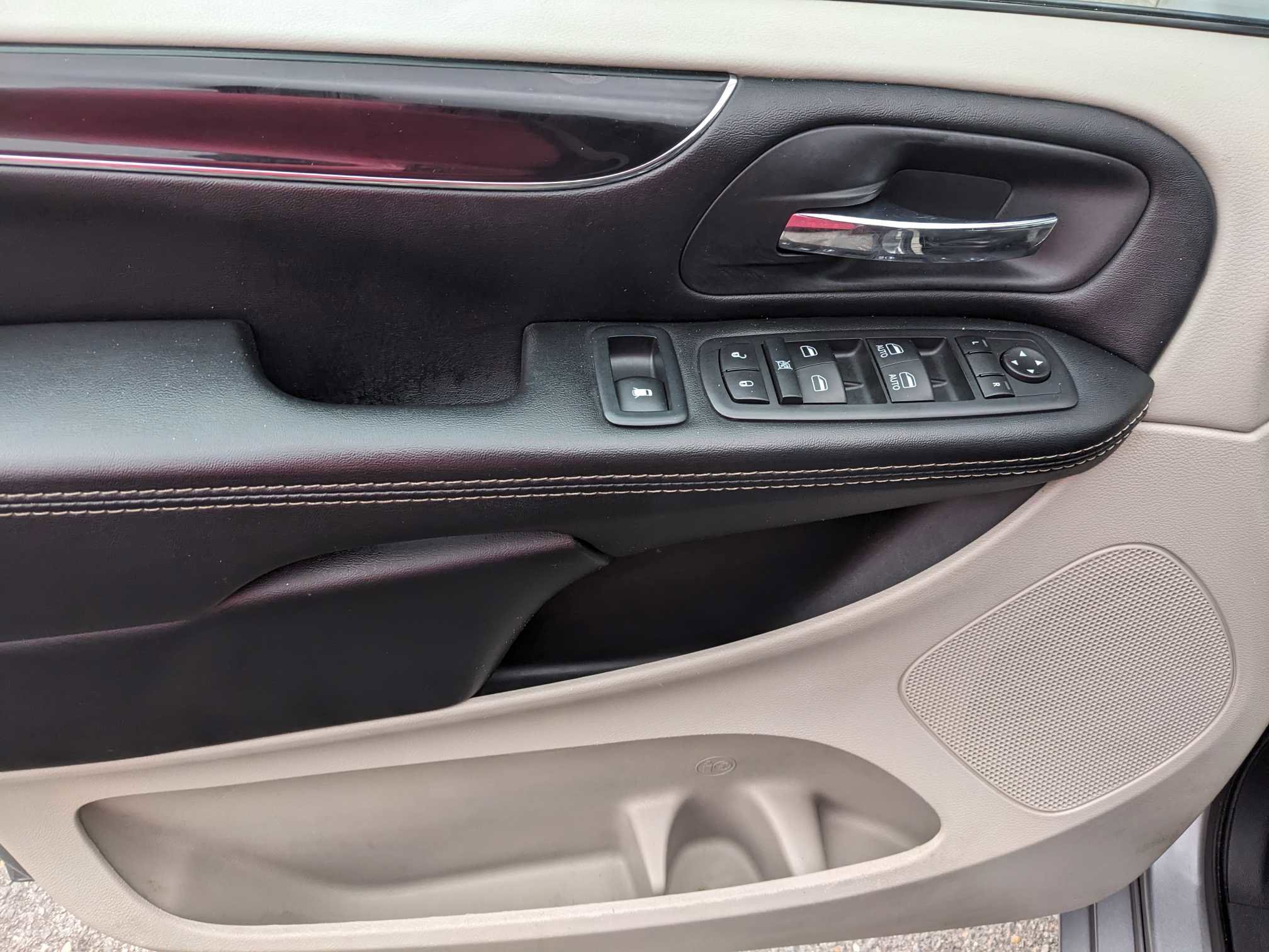 PreOwned 2019 Dodge Grand Caravan SXT Minivan, Passenger in Goldsboro