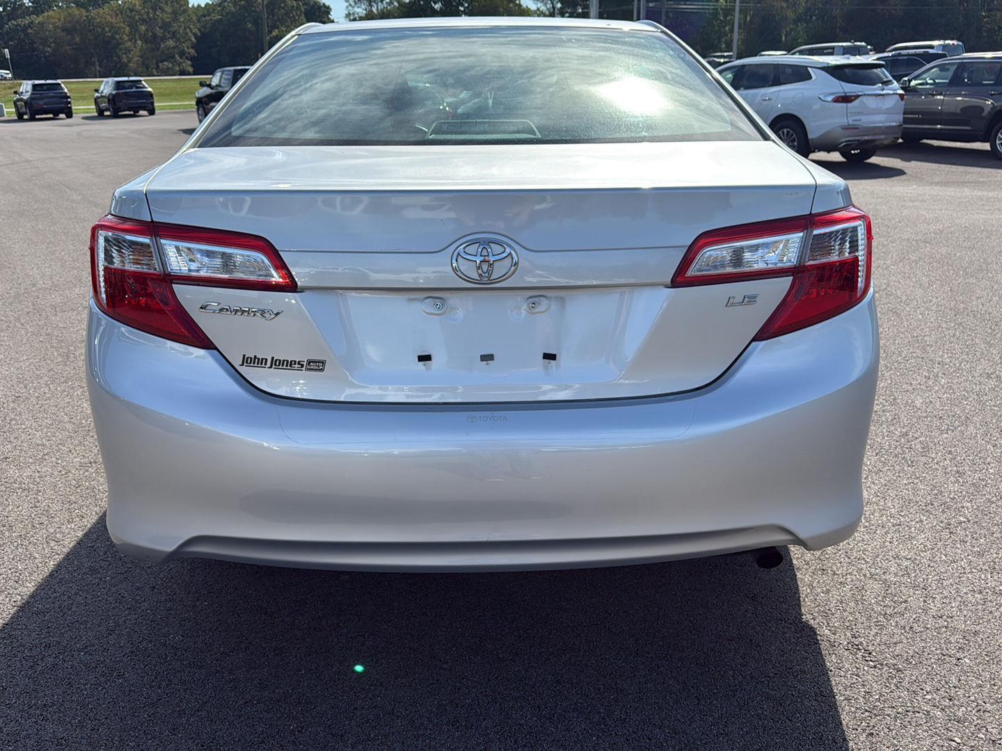 2014 Toyota Camry L photo 12