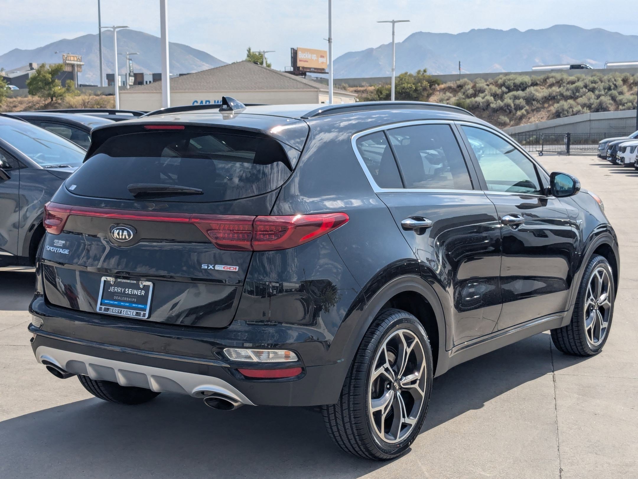 2021 Kia Sportage SX Turbo photo 2